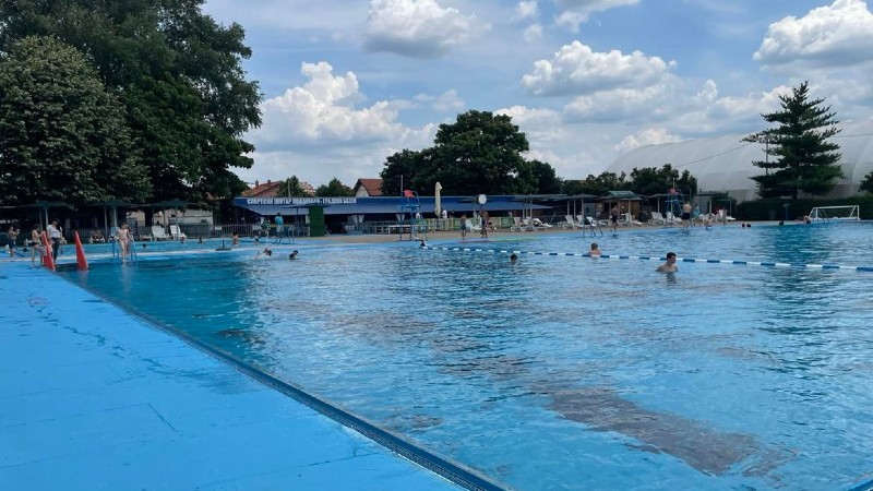 Besplatna škola plivanja Nikole Rađena na požarevačkom bazenu